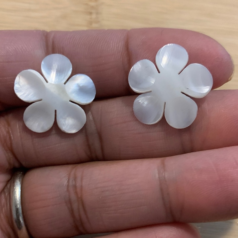 Vintage Mother of Pearl Floral Earrings